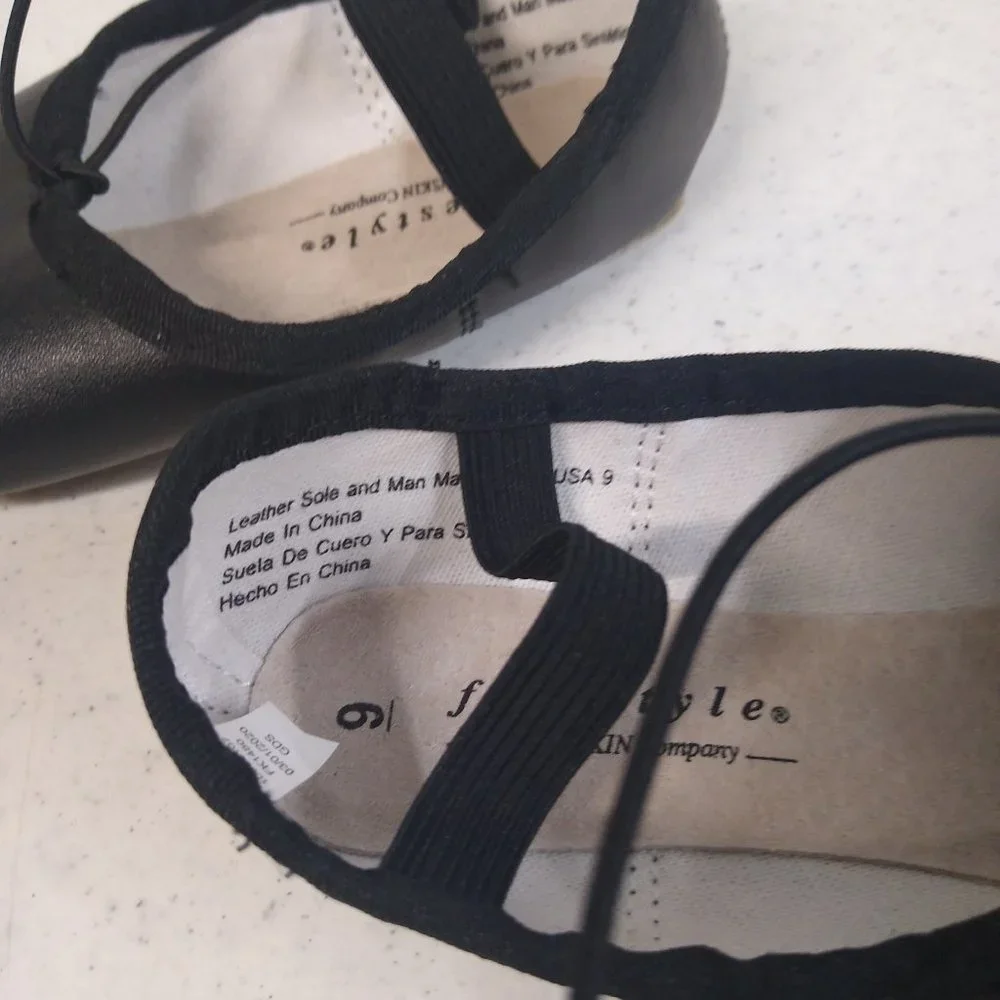 Freestyle Girl's/ Boy's Ballet Slippers Kids Size 9 by Danskin NWOT